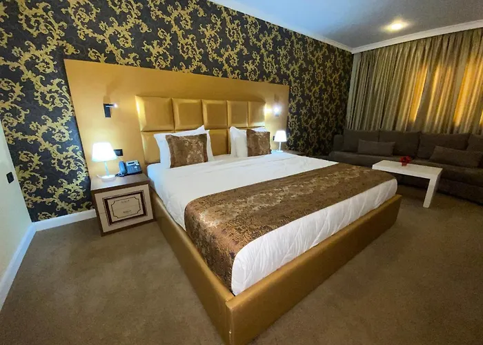 Hotel Deluxe