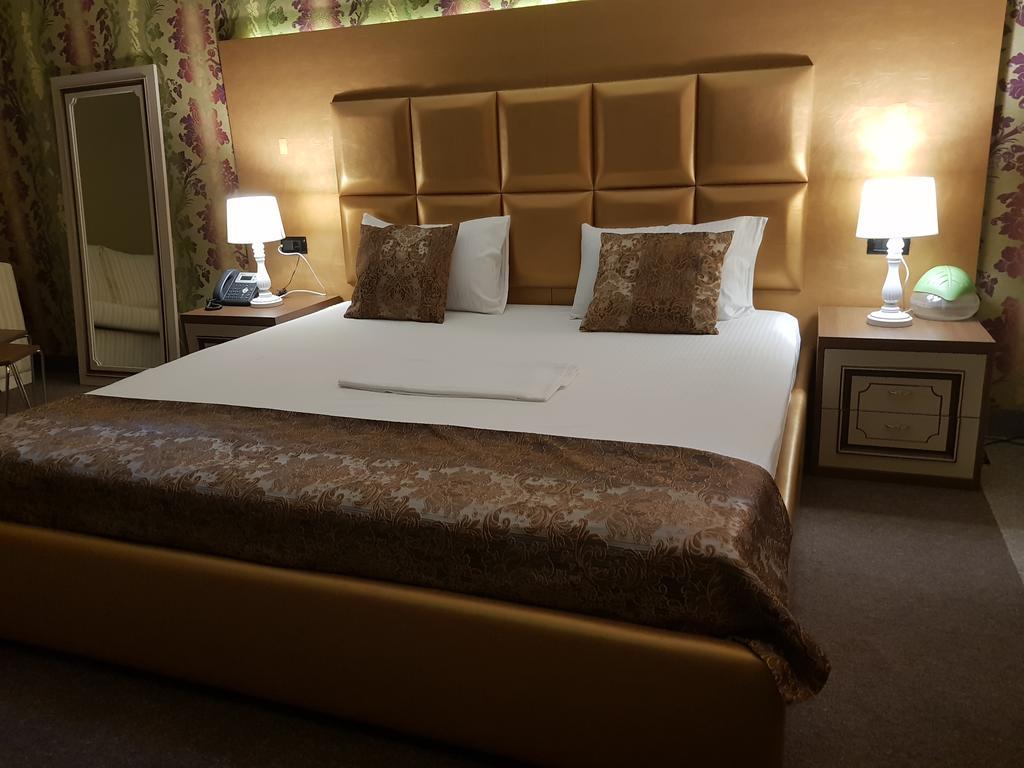 Deluxe Hotell