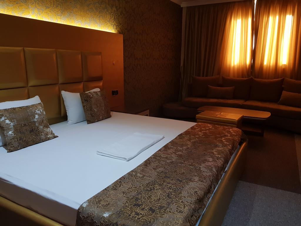Deluxe Hotell