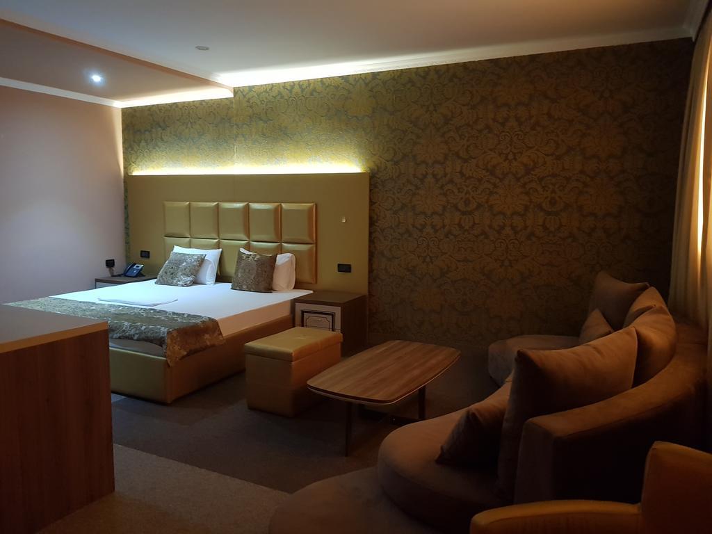 Hotel Deluxe 4*
