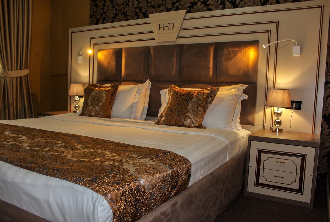 Deluxe 4* Tirana